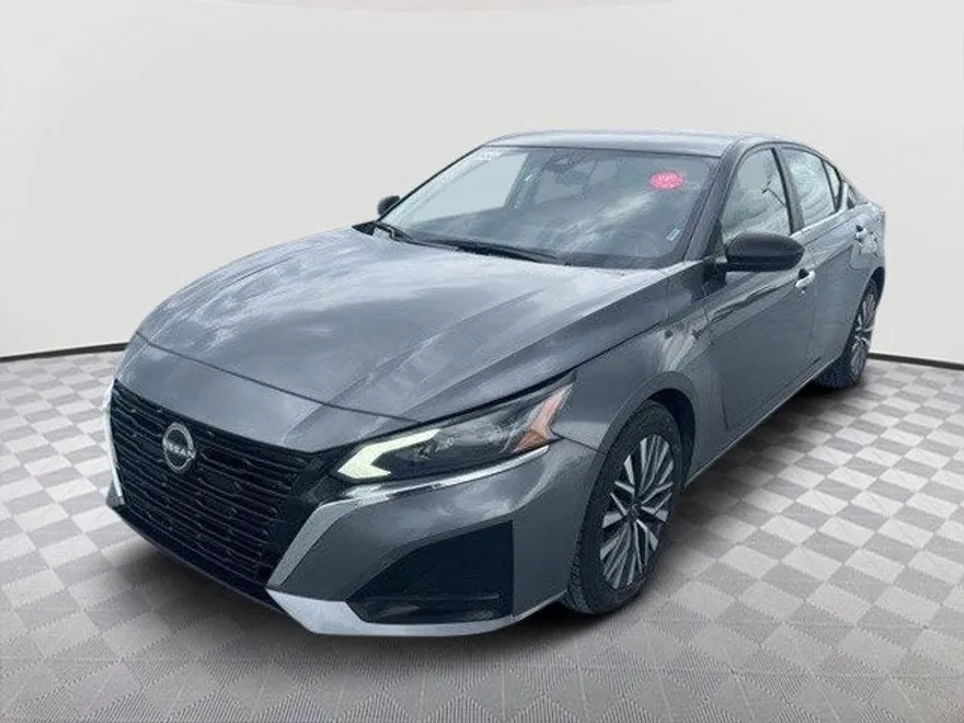 2024 Nissan Altima 2.5 SV photo 1