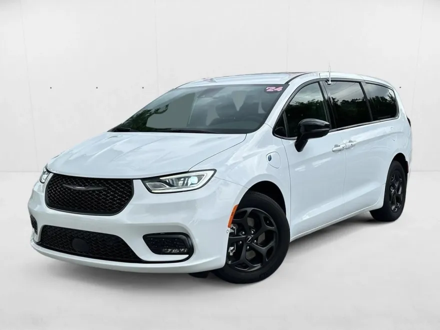 2024 Chrysler Pacifica Hybrid photo 1