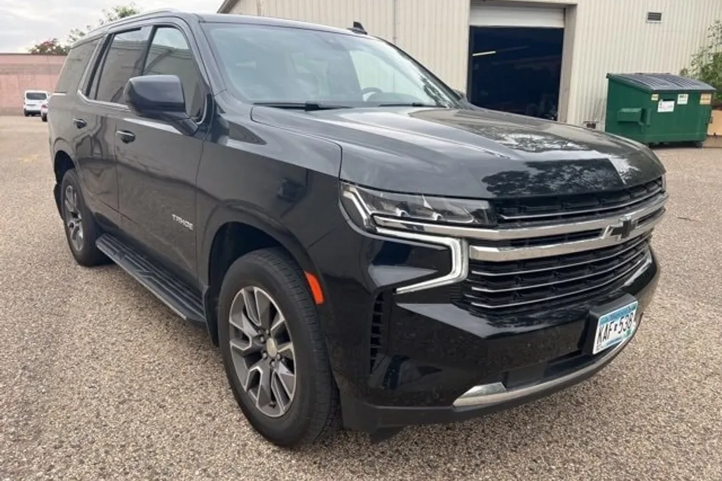 2022 Chevrolet Tahoe LT photo 1