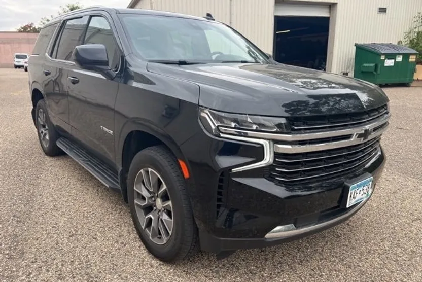 2022 Chevrolet Tahoe LT photo 1