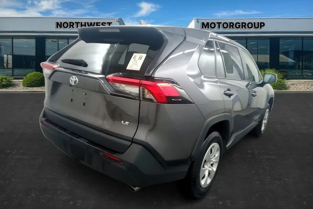 2024 Toyota RAV4 LE photo 1