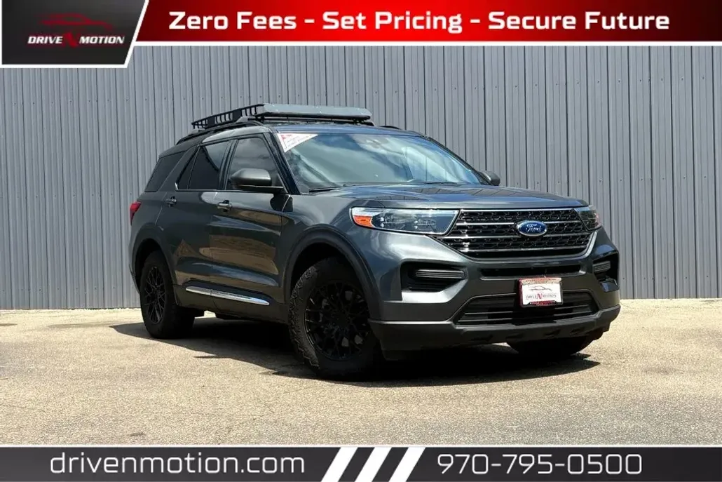 2020 Ford Explorer XLT Sport photo 1