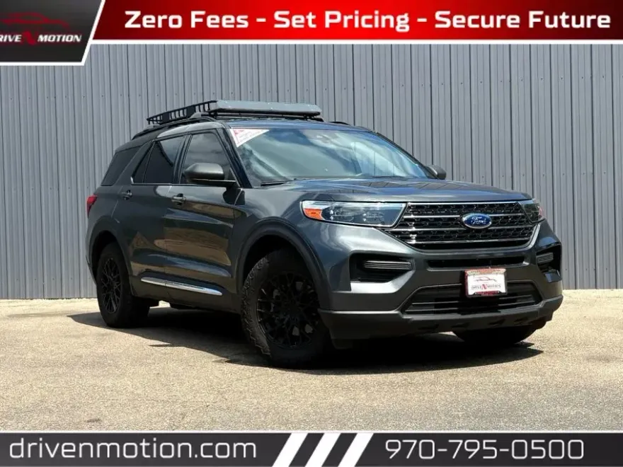 2020 Ford Explorer XLT Sport photo 1