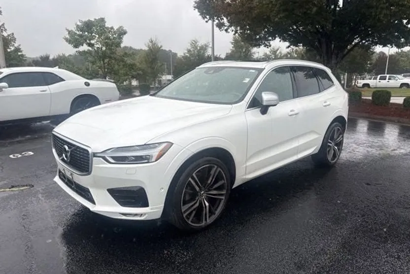 2019 Volvo XC60 T5 R-Design photo 1