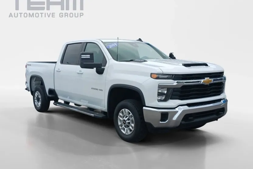 2024 Chevrolet Silverado 2500HD LT photo 1
