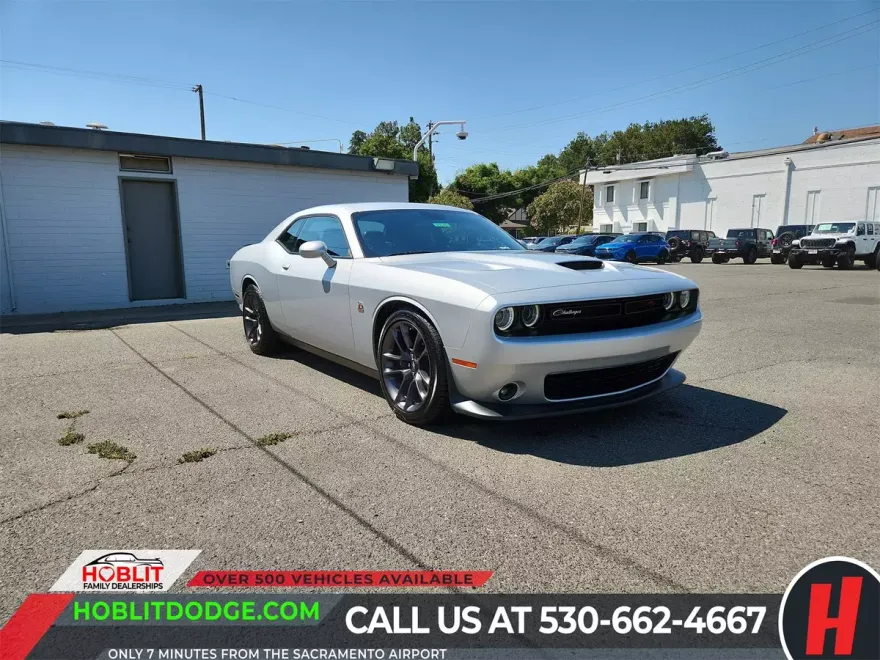 2023 Dodge Challenger R/T Scat Pack photo 1
