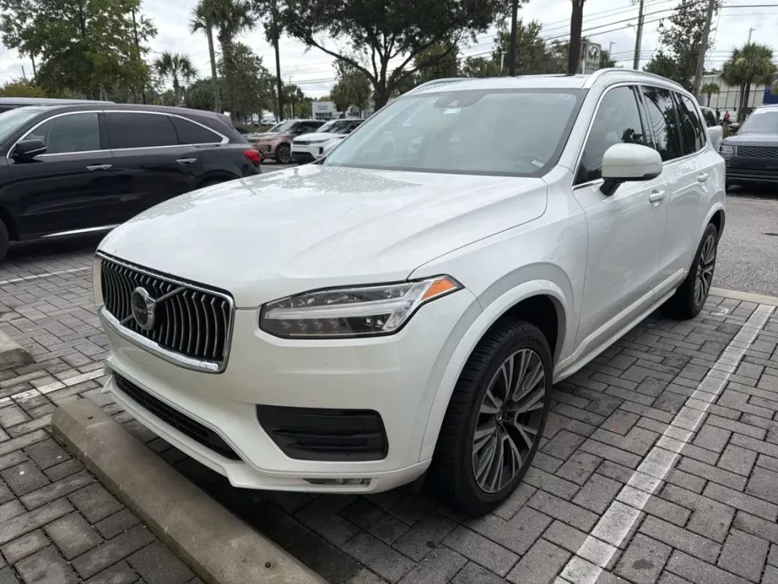 2020 Volvo XC90 T5 Momentum photo 1