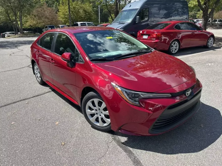 2026 Toyota Corolla LE photo 1