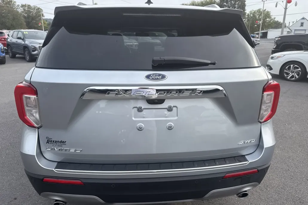 2023 Ford Explorer Limited photo 1