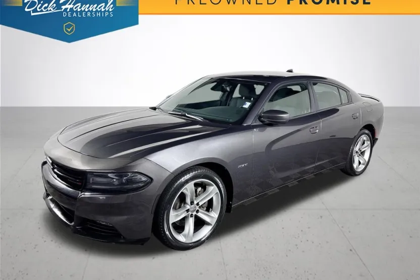 2016 Dodge Charger R/T photo 1