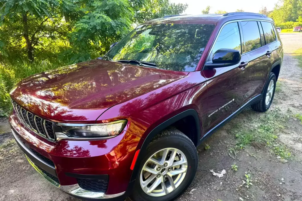 2025 Jeep Grand Cherokee Laredo photo 1