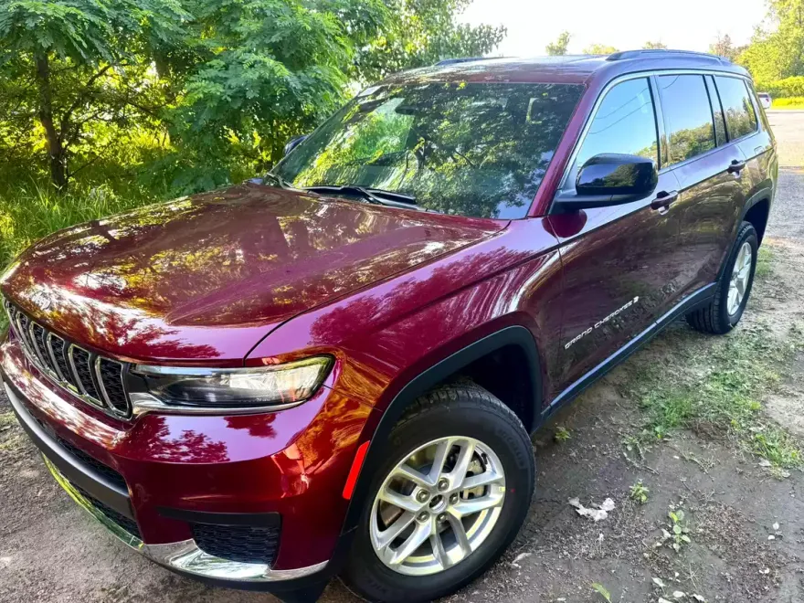 2025 Jeep Grand Cherokee Laredo photo 1
