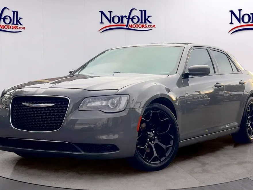 2019 Chrysler 300 S photo 1