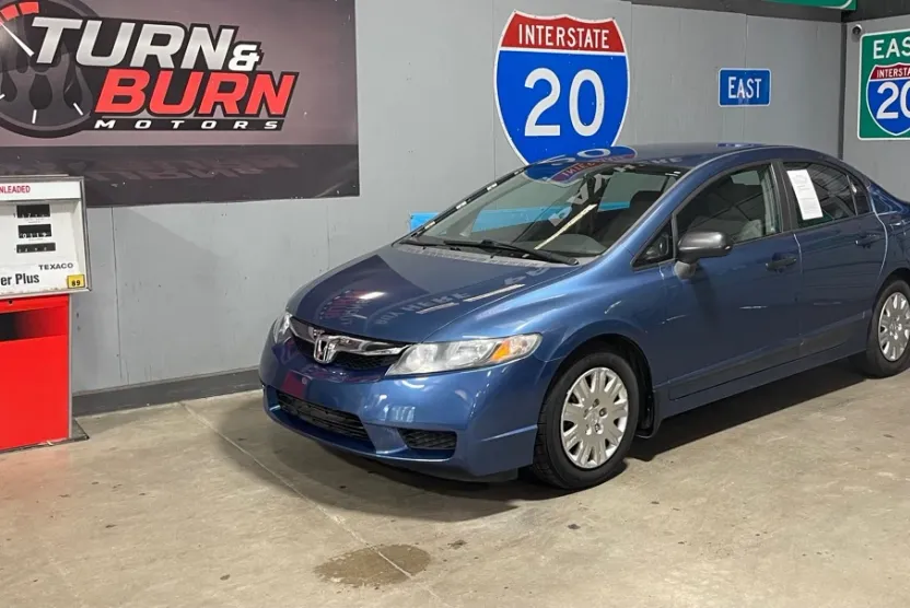 2010 Honda Civic VP photo 1