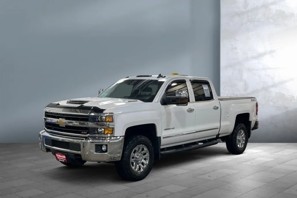 2019 Chevrolet Silverado LTZ photo 1