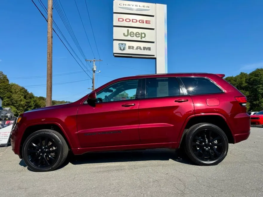 2022 Jeep Cherokee Laredo X photo 1