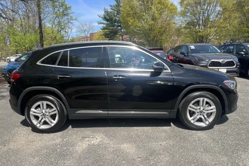2021 Mercedes Benz GLA 250 4MATIC photo 1