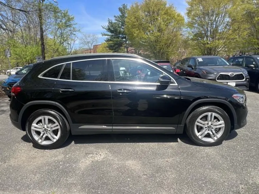 2021 Mercedes Benz GLA 250 4MATIC photo 1
