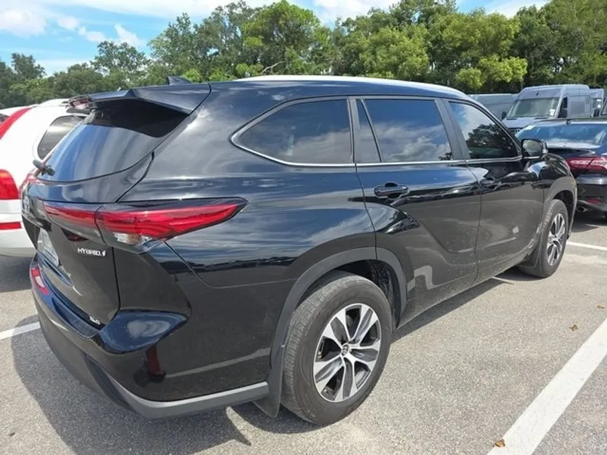 2023 Toyota Highlander Hybrid XLE photo 1