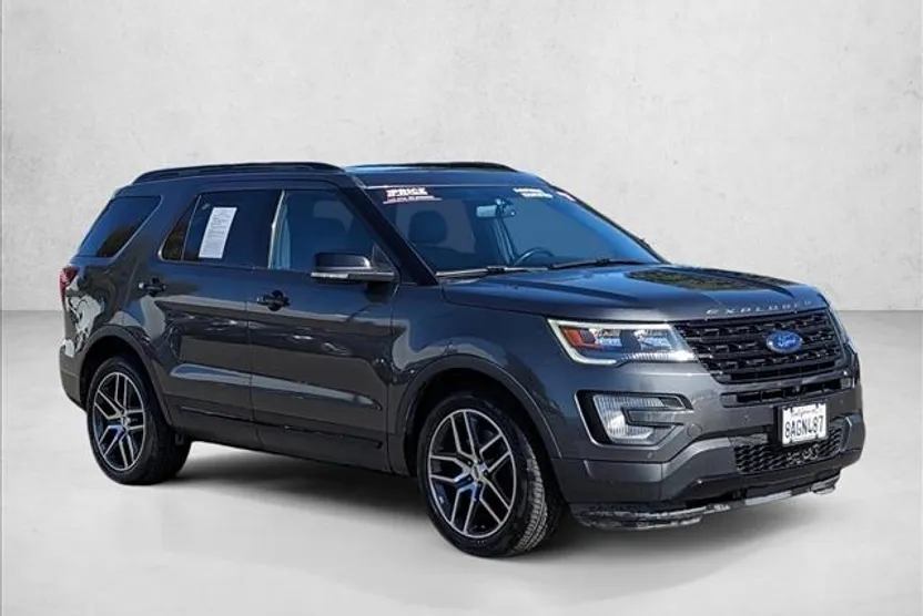 2017 Ford Explorer Sport photo 1