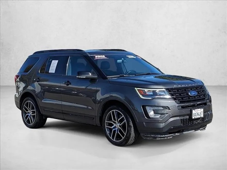 2017 Ford Explorer Sport photo 1