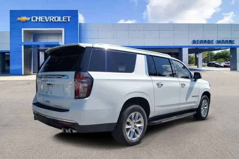 2024 Chevrolet Suburban Premier photo 1