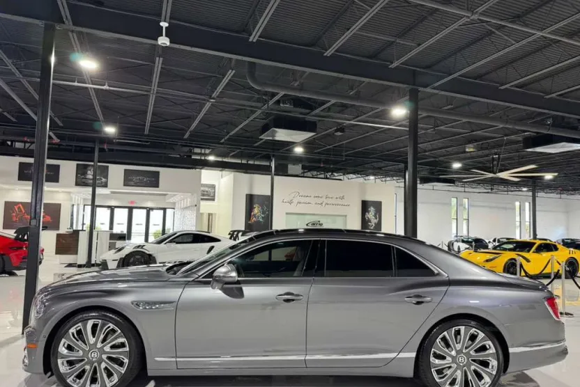 2022 Bentley Flying Spur W12 Mulliner photo 1