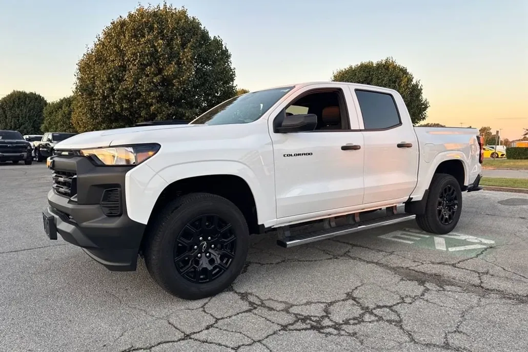 2026 Chevrolet Colorado Work Truck photo 1