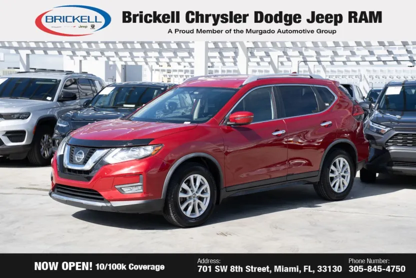 2017 Nissan Rogue SV photo 1