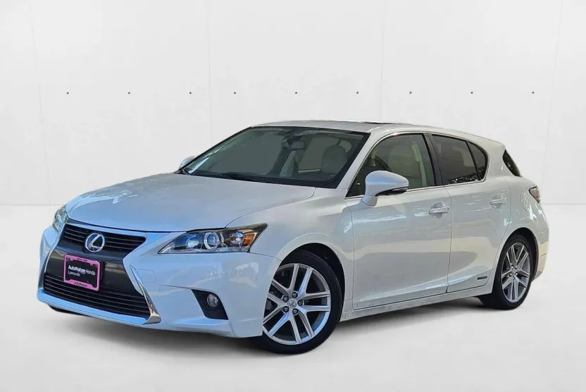 2017 Lexus CT 200h photo 1