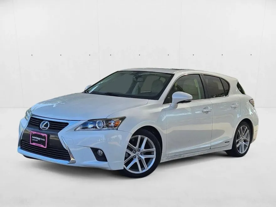 2017 Lexus CT 200h photo 1