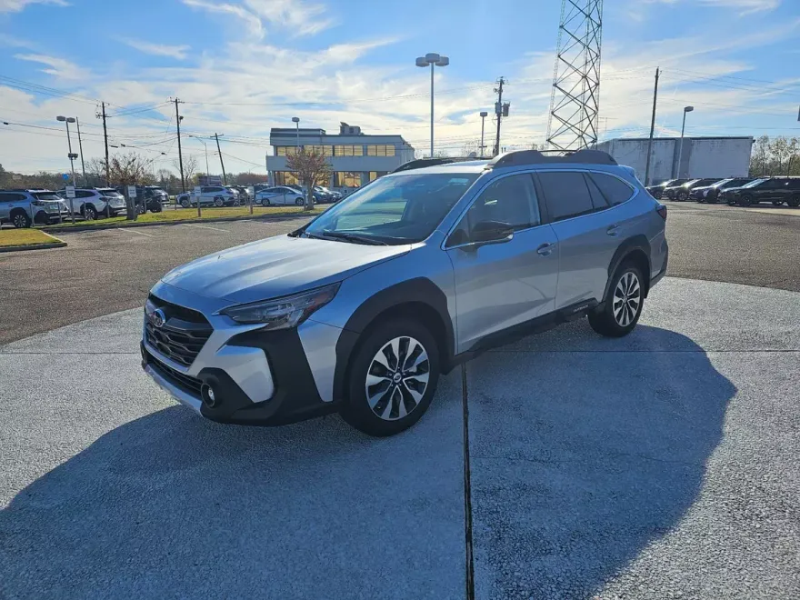 2025 Subaru Outback Limited photo 1