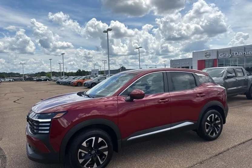 2025 Nissan Kicks SV photo 1