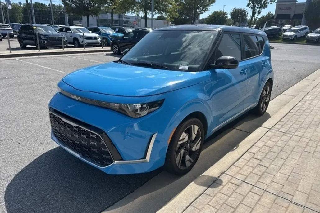 2023 Kia Soul GT-Line photo 1