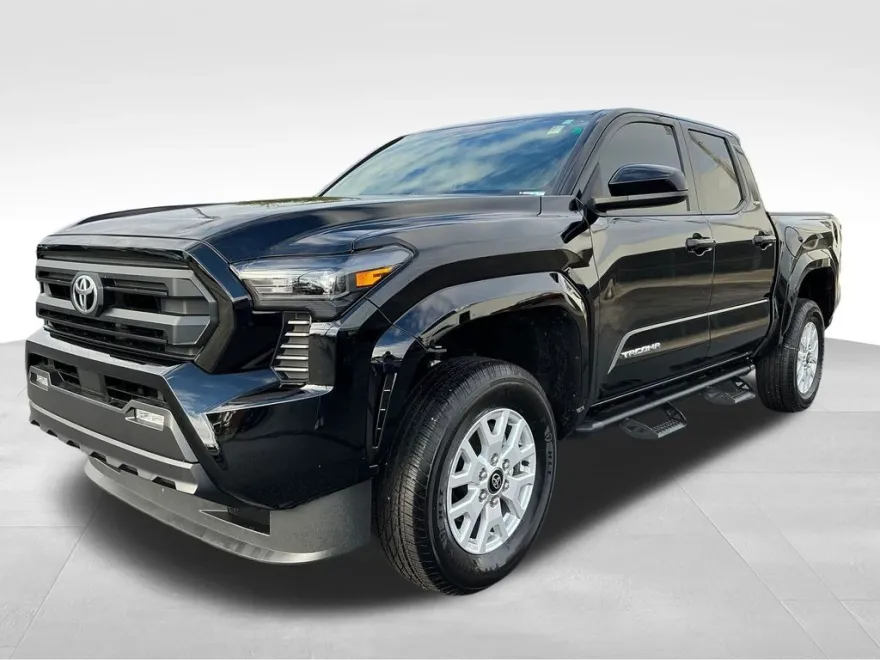 2024 Toyota Tacoma photo 1