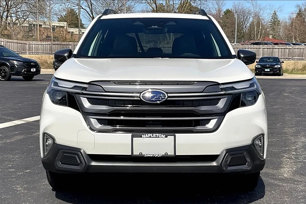 2025 Subaru Forester Limited photo 1