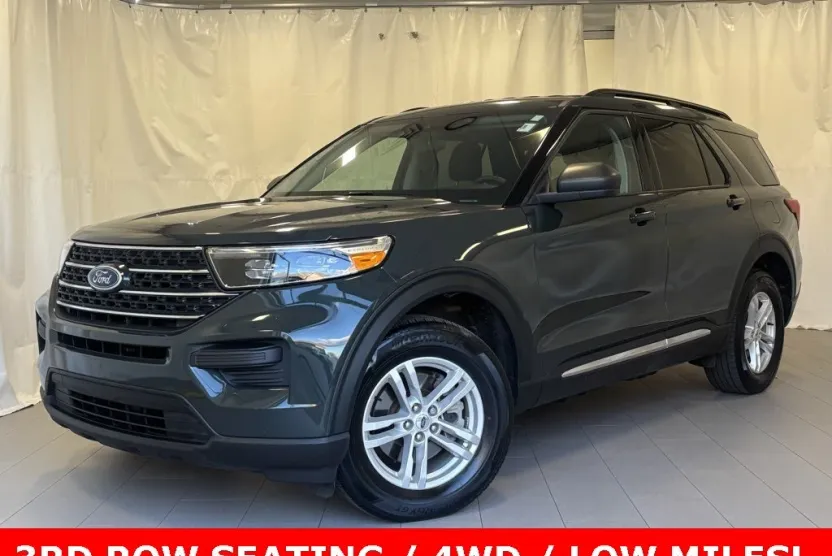 2023 Ford Explorer XLT photo 1