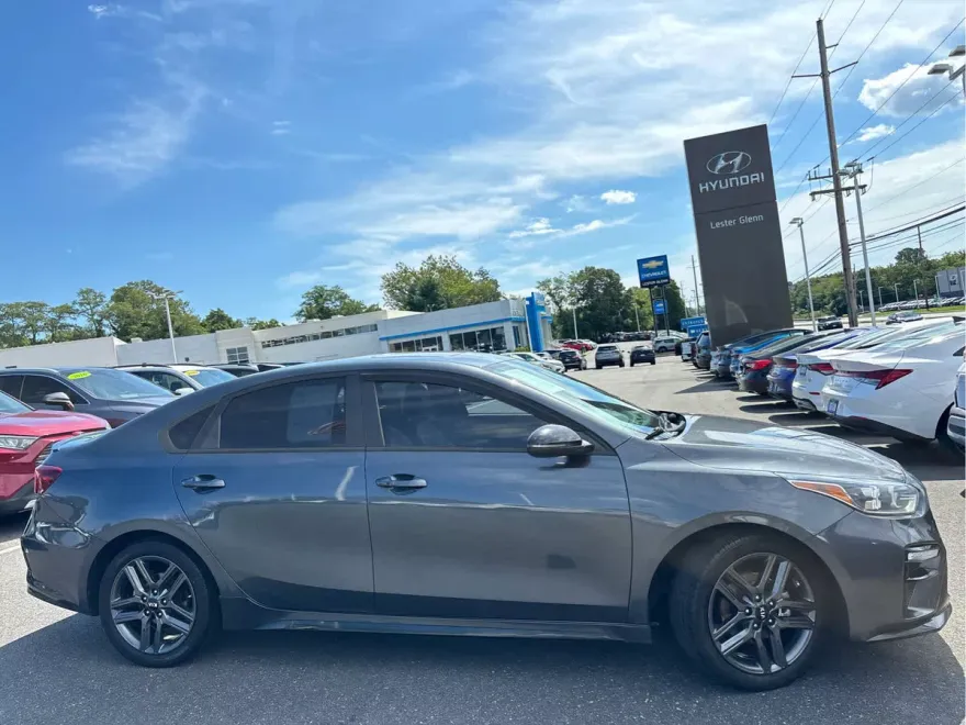 2021 Kia Forte GT-Line photo 1