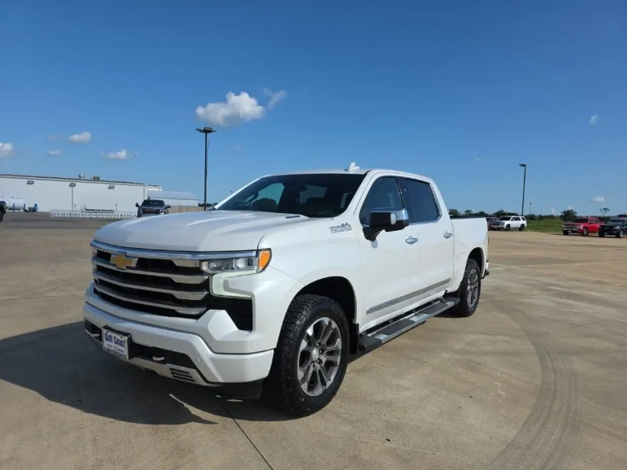 2023 Chevrolet Silverado 1500 High Country photo 1
