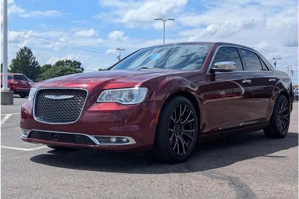 2017 Chrysler 300 photo 1