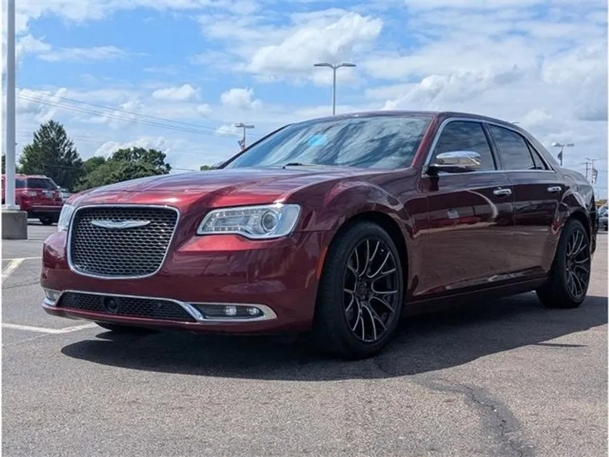 2017 Chrysler 300 photo 1