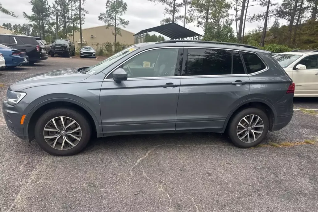 2019 Volkswagen Tiguan SE photo 1