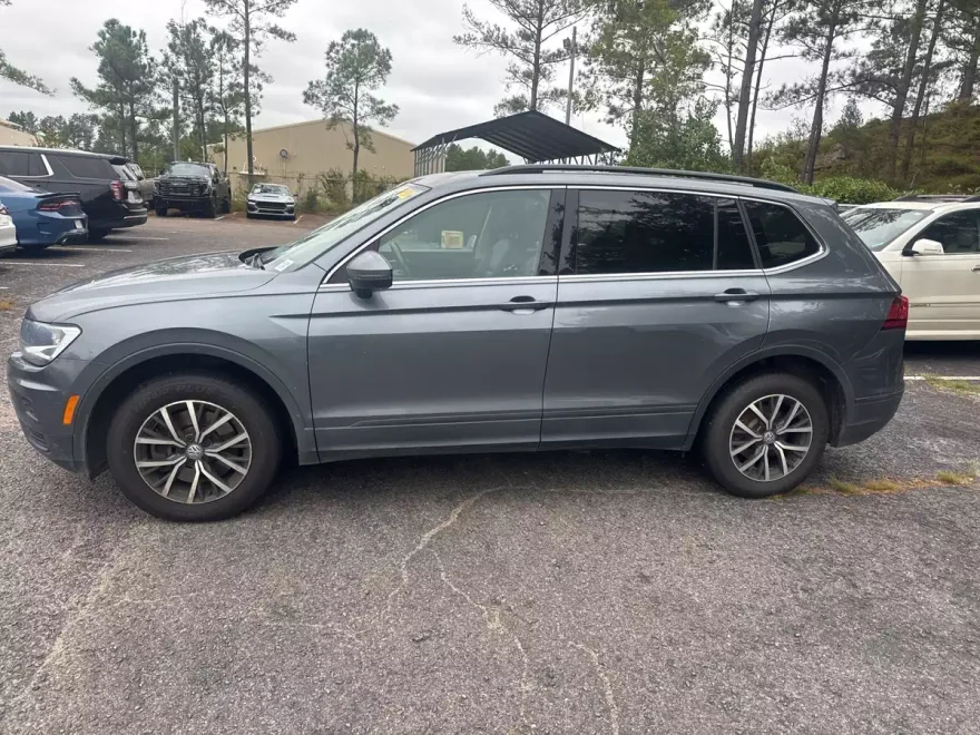 2019 Volkswagen Tiguan SE photo 1