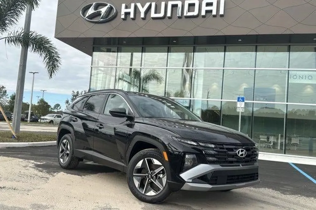 2025 Hyundai Tucson SEL photo 1