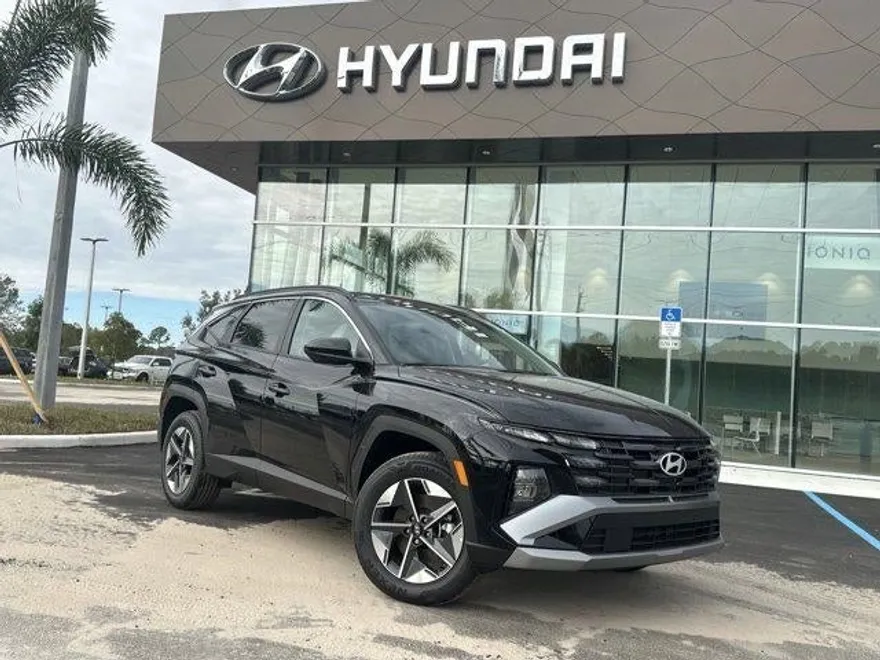 2025 Hyundai Tucson SEL photo 1