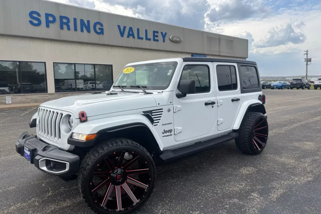 2021 Jeep Wrangler Unlimited Sahara photo 1
