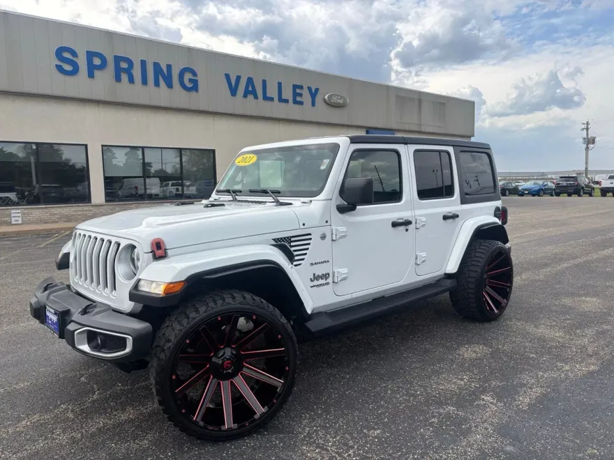 2021 Jeep Wrangler Unlimited Sahara photo 1