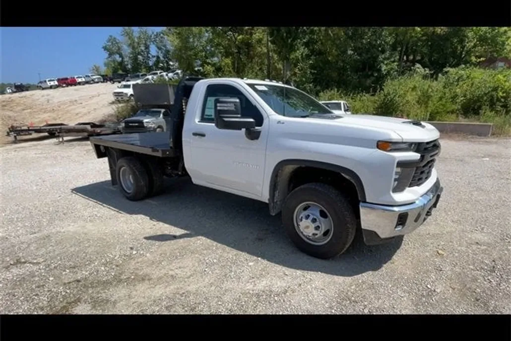 2025 Chevrolet Silverado 3500HD Work Truck photo 1