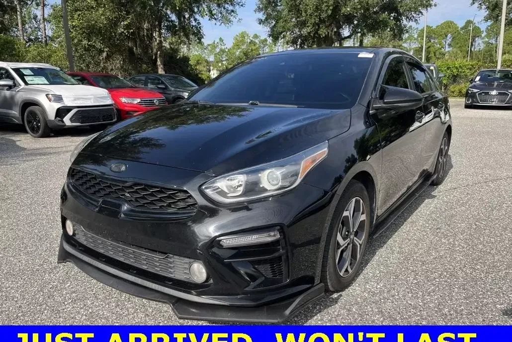 2021 Kia Forte LXS photo 1