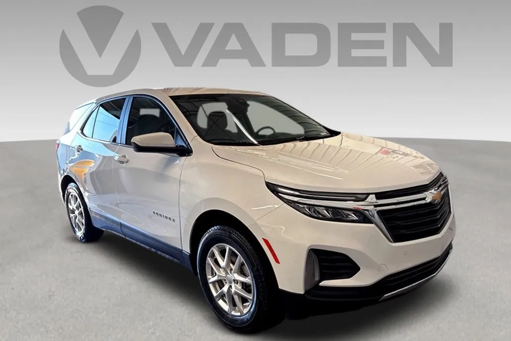 2024 Chevrolet Equinox LT photo 1
